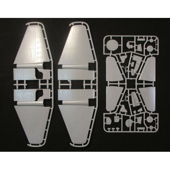 Mikro Mir 72013 1/72 English Electric Canberra T.17 scale model kit